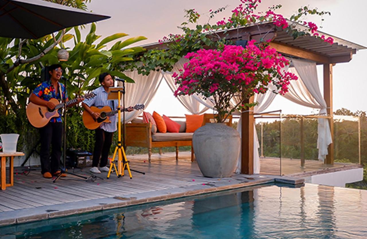 Goya Boutique Resort Убуд Екстер'єр фото The Deck at The Village