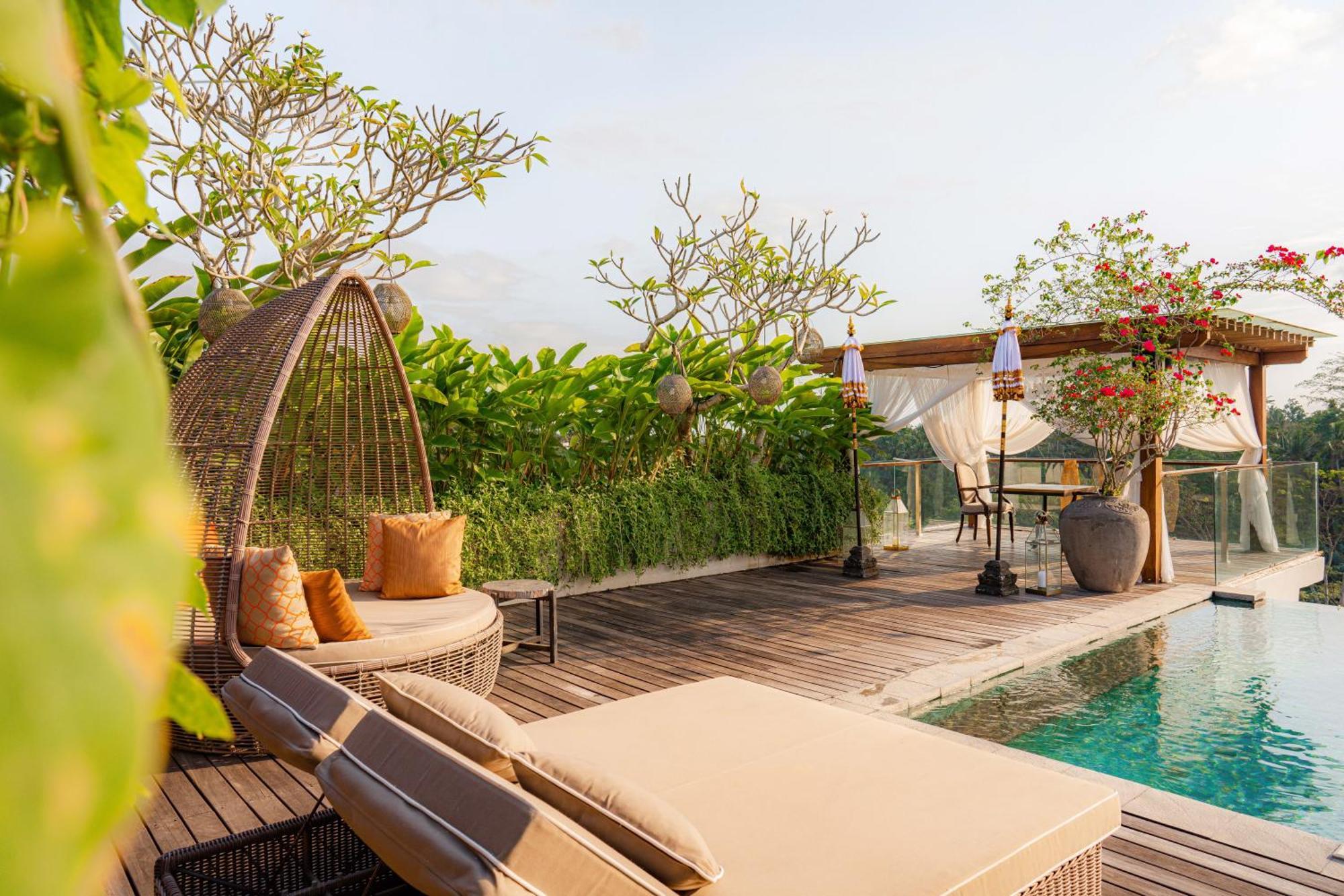 Goya Boutique Resort Убуд Екстер'єр фото The rooftop pool at the hotel