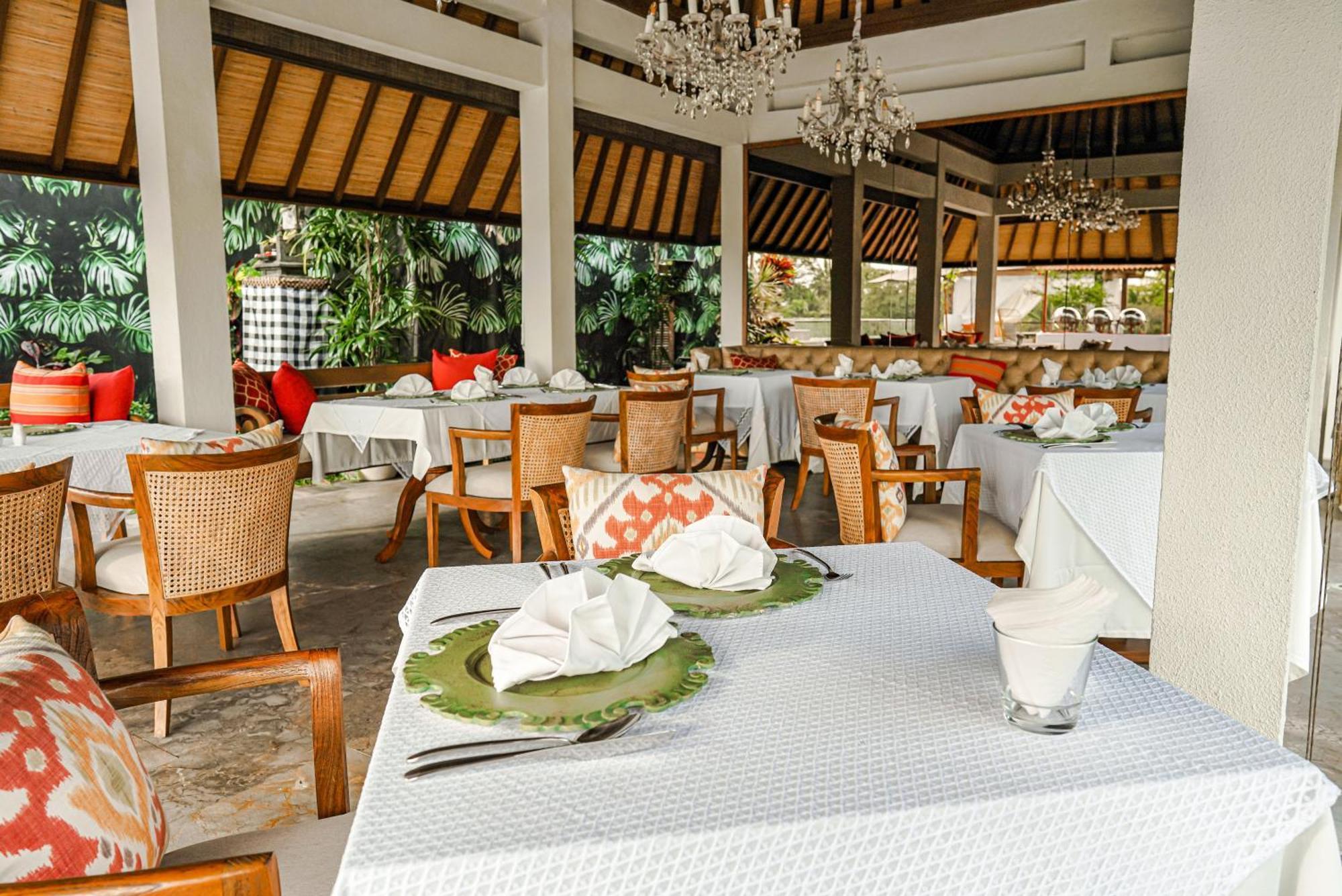 Goya Boutique Resort Убуд Екстер'єр фото The restaurant at the hotel