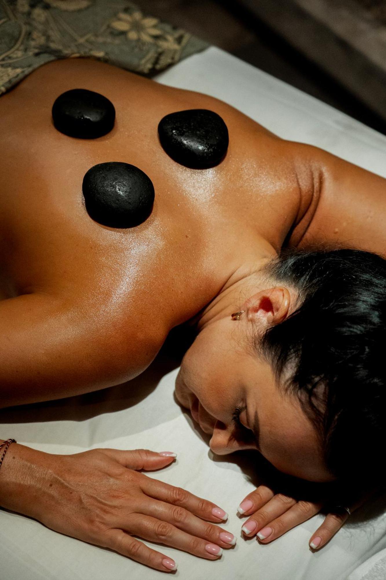 Goya Boutique Resort Убуд Екстер'єр фото Hot stone massage